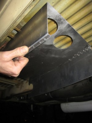 03_Einbauort.JPG (73.4 KiB) 5587 mal betrachtet Ansicht von unten bei der "Anbrobe"