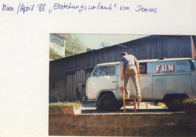 vw 003b.jpg (144.95 KiB) 4734 mal betrachtet "TAIFUN" Feuerlöschanlagen<br />"TAI" mußte dem Fenster weichen. "FUN" blieb übrig.