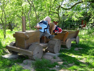 Traktor auf dem Hofgut-Bisdamitz