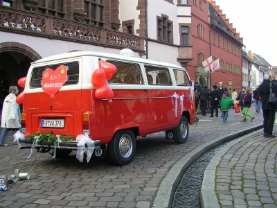 vor dem Rathaus in Freiburg