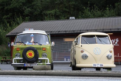 vor Tommy´s Cafe