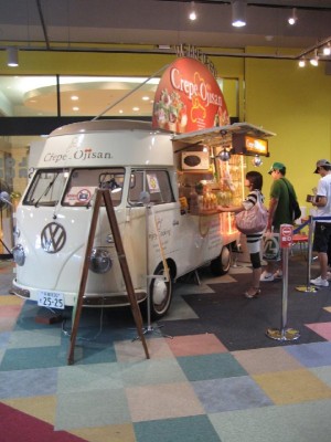 crepe-bus.jpg