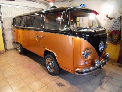 MottO: Bloß nicht original- sondern Originell<br />Blinker vom miniCooper- Zusatzlampen Harley- Sonneschute Eigenbau - Camarofelgen .....