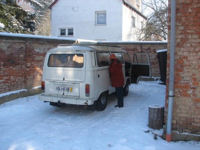 IMG_6631.JPG (362.02 KiB) 3637 mal betrachtet Heile angekommen. Leider ist das Hallentor zugefroren. Da kümmern wir uns nächste Woche drum.