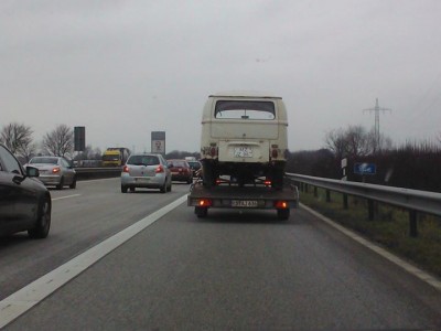 Auf dem Weg zu mir. Auf der A7 Unfall auf der linken Spur, daher aufm Standstreifen unterwegs
