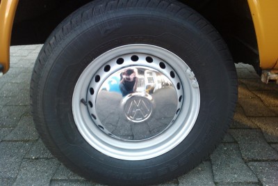 UND VORSICHT!!! <br />Felgen neu lackiert.
