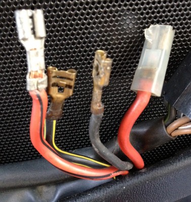 Diese Kabel müssen ...