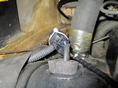 IMG_2220low.JPG (180.13 KiB) 4950 mal betrachtet Durchgang für den Sondenstecker