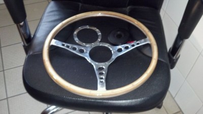 Ein neues Lenkrad hab ich auch :)