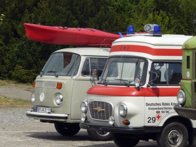 Behördenbusse aus Ost &amp; West