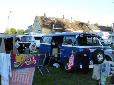 P1230077.JPG (229.29 KiB) 3951 mal betrachtet T2b und T2a aus Finnland in Pärnu, Estland