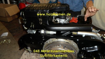 048 Motorzusammenbau Luftfiltrkasten.jpg