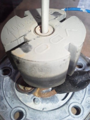 Reparatur Benzinuhr Geber Luftoxidation nach Tankausbau.jpg