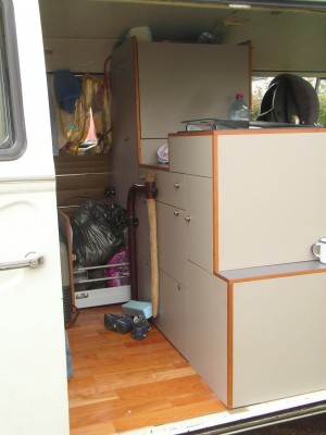 R0012073.jpg (201.64 KiB) 4168 mal betrachtet fertiger Wohnmobil Einbau T2a Westfalia, Syro Mix