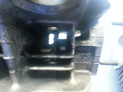 20140222_114209.jpg (235.95 KiB) 1857 mal betrachtet Original Durchlässe direkt am Auslaßkanal