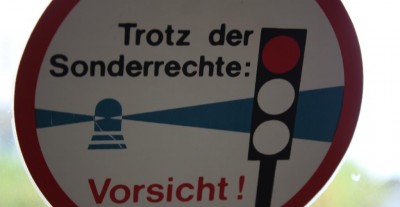 Der Aufkleber stammt aus früheren Fahrzeugzwecken.