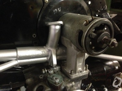 Passt, gut die Stehbolzen sind hinten etwas fummelig