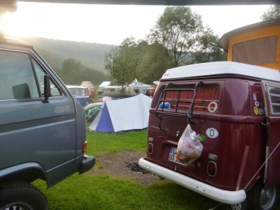 Die eindeutig beste Lackierung hatte dieser schöne und Originale<br />T2a Westfalia am Platz