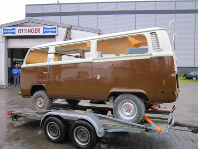 IMG_0891.JPG (380.88 KiB) 3647 mal betrachtet Die Lackierung...