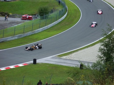 auch historische Formel 1 waren dabei, hier ein Lotus des Walter Wolf Racing-Teams