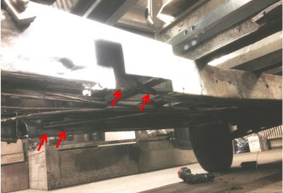 Chassis Längsträger_betroffene Stellen.JPG