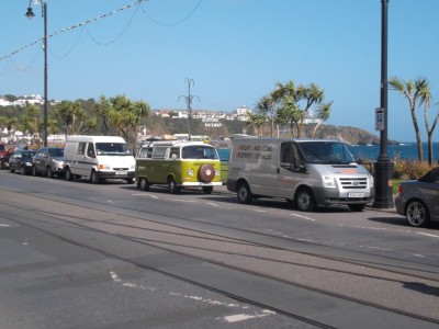 Y_2096.jpg (632.3 KiB) 12750 mal betrachtet Dank Golfstrom Palmen auf der Insel