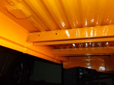 Orange ist das neue unterbodenschutz-häßlich