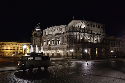 ... Dresden, Semperoper bei Nacht ...