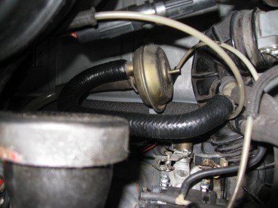Sicht durch die Motorraumklappe