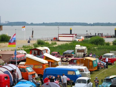 direkt an der Elbe bei Drochtersen