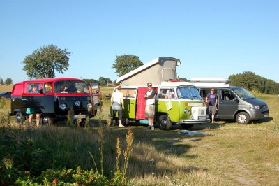 Spontanes Zusammentreffen mit anschließendem Abendessen am Meer und Übernachtung. Die Besatzung vom Schwarz-Roten musste leider weiter Richtung Fähre.