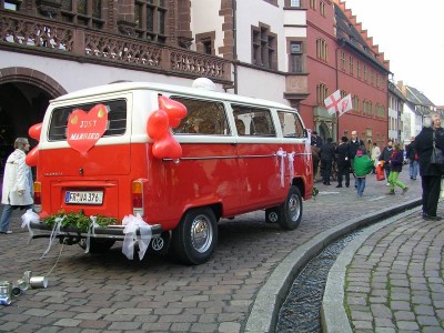 Vor dem Rathaus in Freiburg