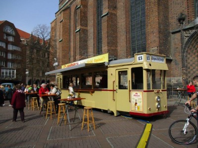 VW Bus Treffen Hannover 3.4.2016 044.jpg