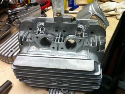 Deckel.JPG (388.69 KiB) 5566 mal betrachtet Zylinderkopf.2500ccm