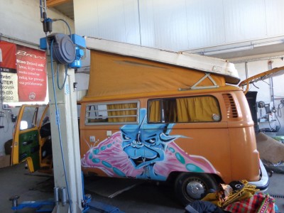 So steht das Auto jetzt in der slowenischen Werkstatt