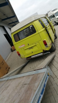 Von hinten tut sie mir fast leid aber alles im Rahmen. Ersatz/Originalteile alle dabei