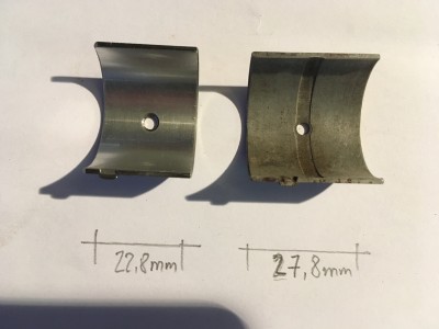 Nockenwellenlager Nr. 2 (links Neuteil, rechts das Alte verbaute)