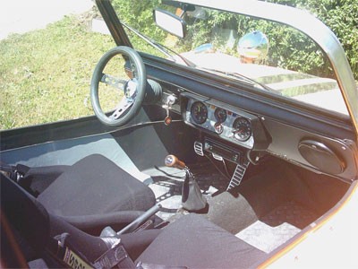 Buggy Armaturen.jpg