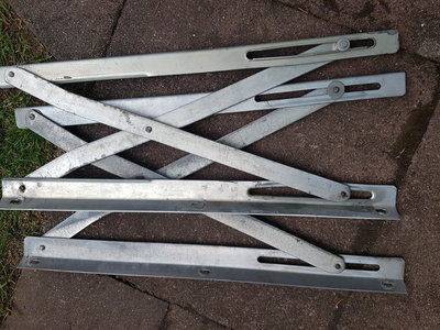 20200609_185502.jpg (3.44 MiB) 1601 mal betrachtet Oben drauf das neuere Scharnier