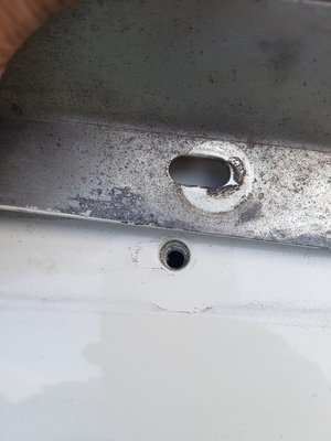 20200609_192018.jpg (2.13 MiB) 1638 mal betrachtet Gewinde im Dach.