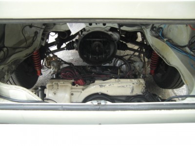 Motor ausgebaut, ist verdamt knapp bei nem 2Liter in nem 72er