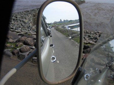 Der Konvoi am Wasser