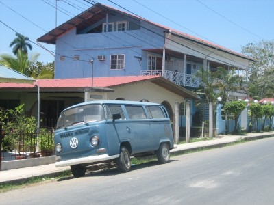 Gesehen 2008: Bulli auf einer kleinen Insel vor Panama...