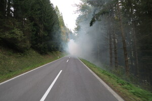 IMG_6006.JPG (2.66 MiB) 2720 mal betrachtet Qualmte wie blöd...aber mit weniger Öl gings es dann doch auf eigener Achse weiter (und es war keiner der mitfahrende T2's ;) )