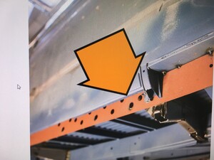 gegoogeltes Foto wo ansch. auf der linken Seite doch ein Mittelschweller verbaut sein sollte?!