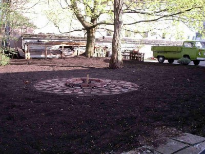 garten 10 tonnen erde.JPG