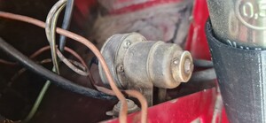 Was für ein Magnetventil ist das? Zieht Unterdruck am Saugrohr und geht auf eine Dose am Vergaser.