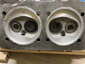 Kopf mit Ventilen.jpg