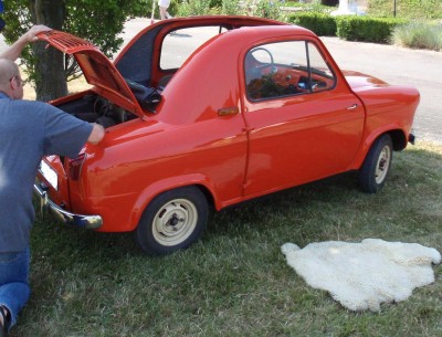 Vespa 400 b.JPG