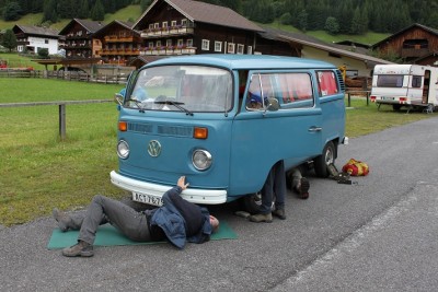 Wäre kein vw bulli Treffen ohne Vorortreparaturen